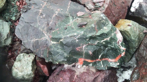 Гигантские зелёные валуны для ландшафтного дизайна весом более 5 тонн купить в Республике Мордовия