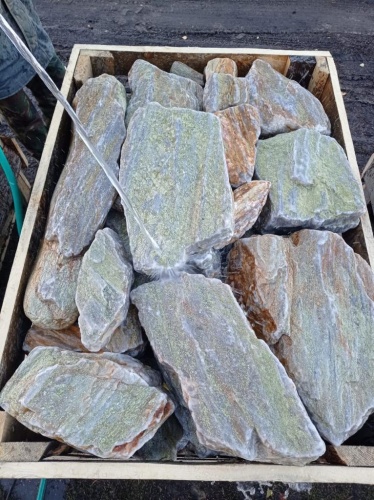 Златолит жёлтый, жёлто-зелёный глыбки и валуны для ланшафтного дизайна купить в Республике Мордовия