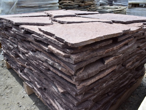 Плитняк лемезит бордовый для облицовки цоколя 20-25 мм  купить в Республике Мордовия