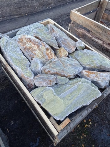 Златолит жёлтый, жёлто-зелёный глыбки и валуны для ланшафтного дизайна купить в Республике Мордовия