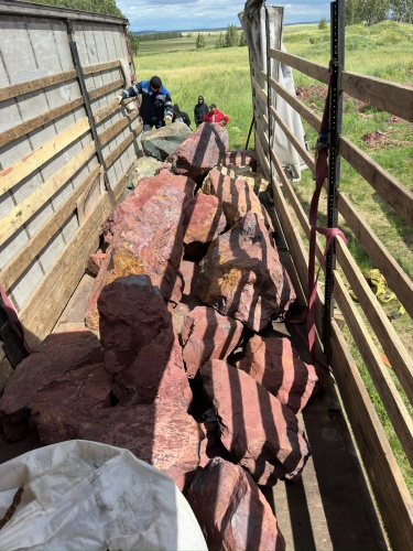 Ландшафтные глыбы красно-фиолетовые 200-1000 килограмм купить в Республике Мордовия