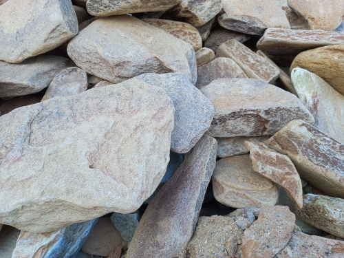 Златолит жёлтый, жёлто-зелёный глыбки и валуны для ланшафтного дизайна купить в Республике Мордовия