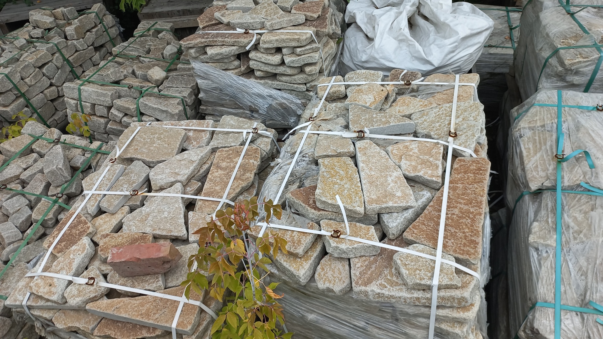 Плитняк гранитный галтованный купить в Республике Мордовия