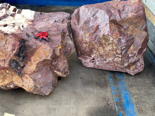 Ландшафтные глыбы красно-фиолетовые 200-1000 килограмм купить в Республике Мордовия