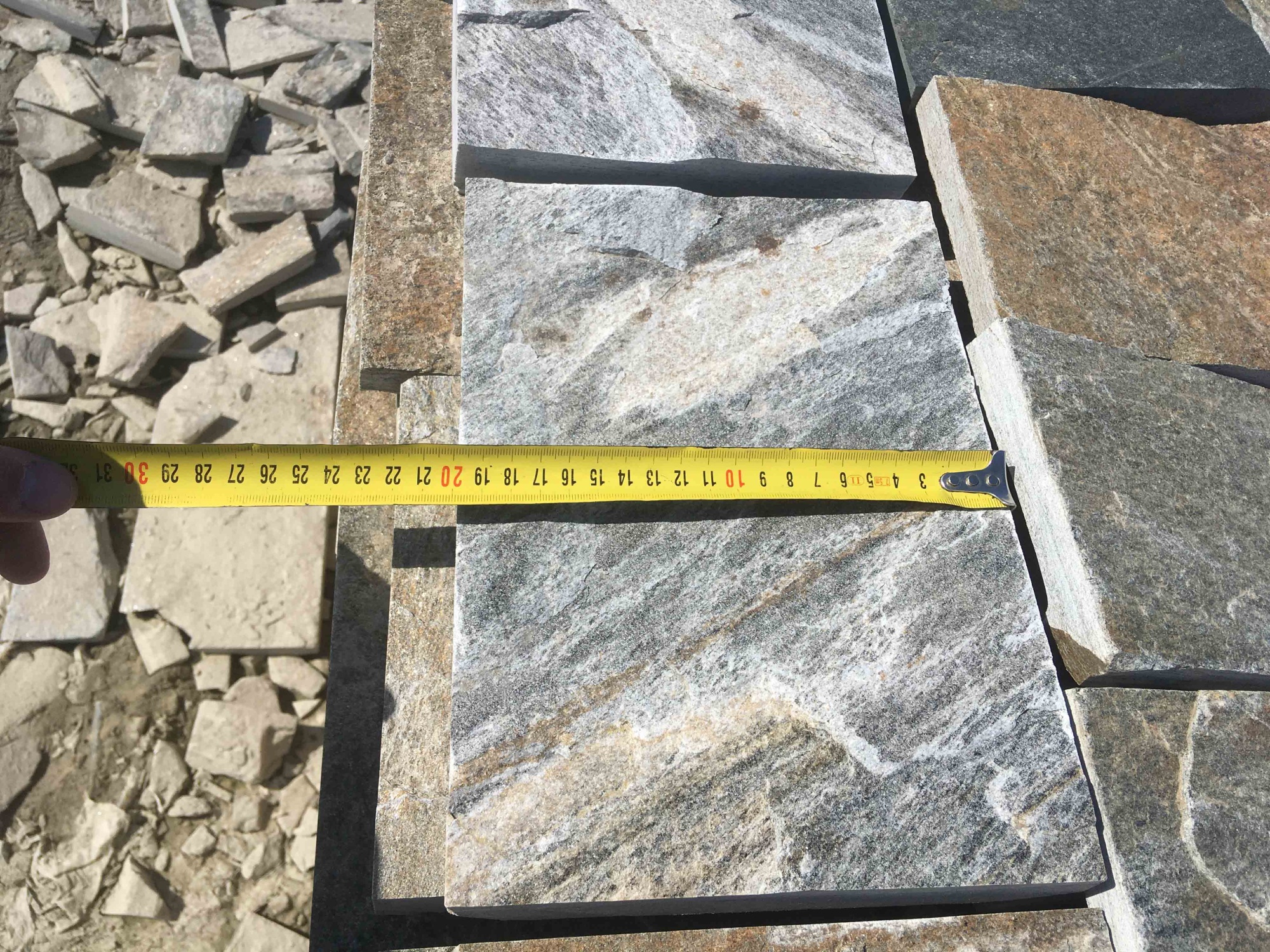 Плитка пилёная златолит Уральский для цоколя, отмостки купить в Республике Мордовия